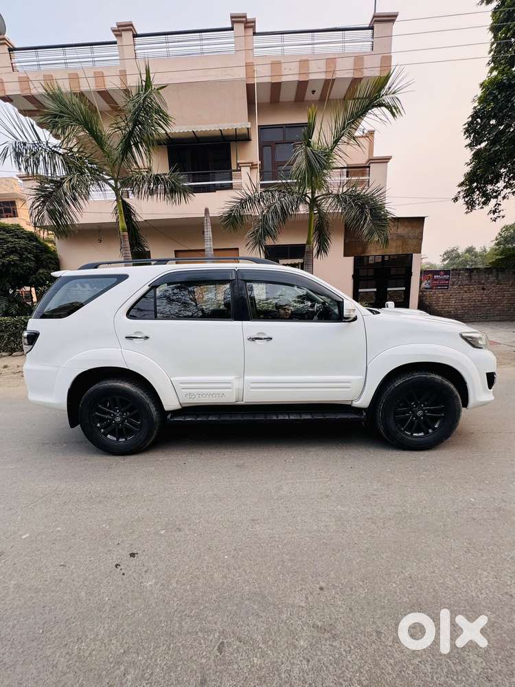 Toyota Fortuner 3.0 4x4 Manual, 2015, Diesel