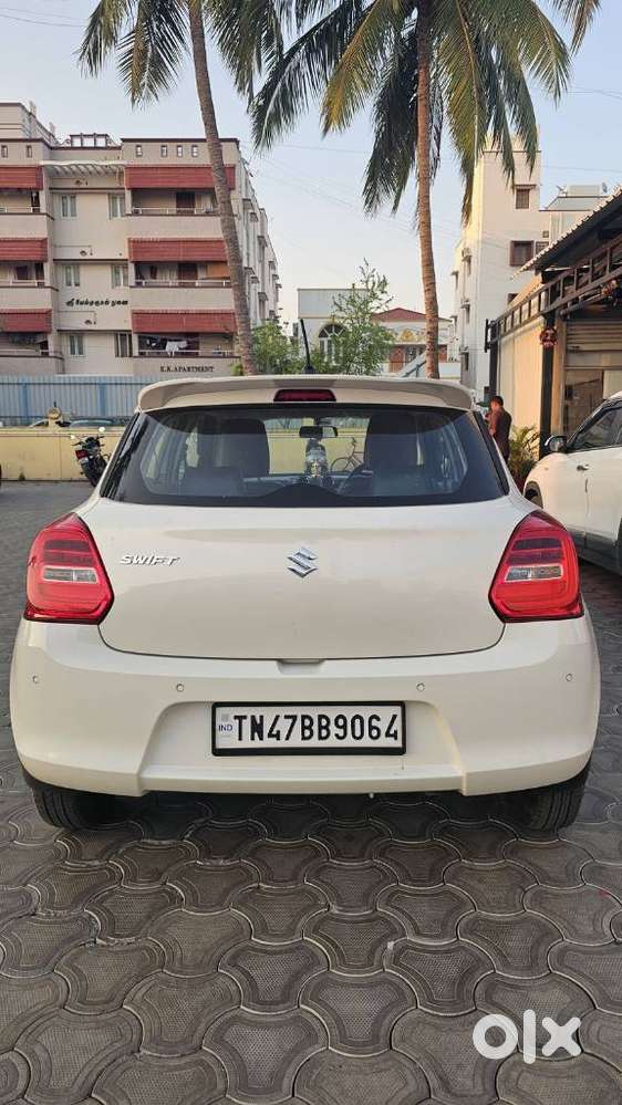 Maruti Suzuki Swift Vxi + Manual, 2023, Petrol