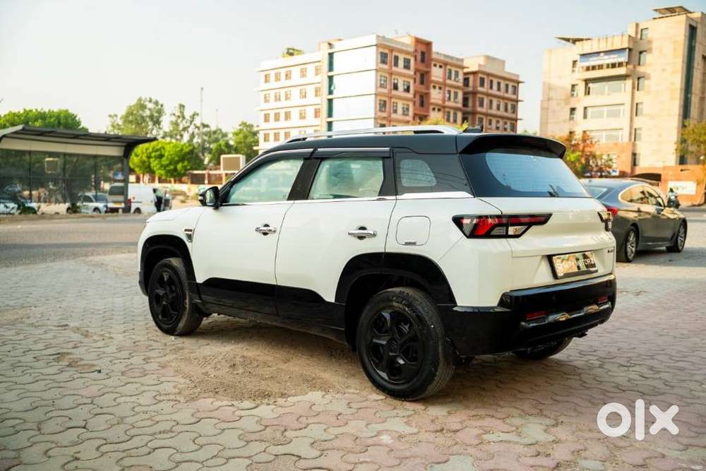 Maruti Suzuki Brezza 1.5 Vxi At Smart Hybrid, 2024, Petrol