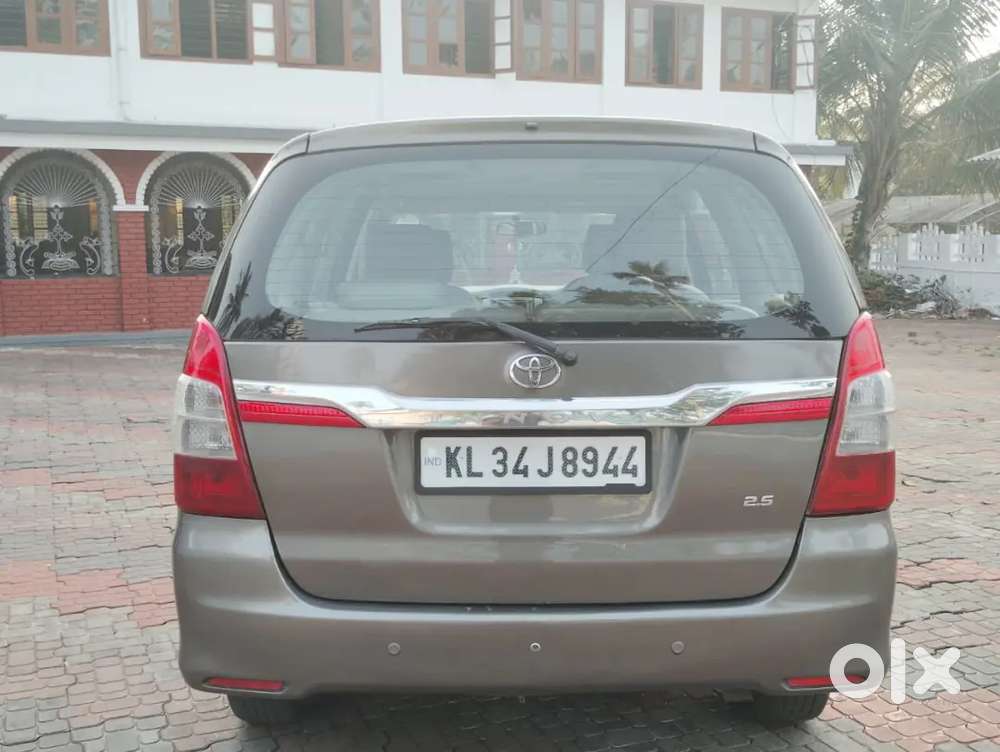 Toyota Innova 2014