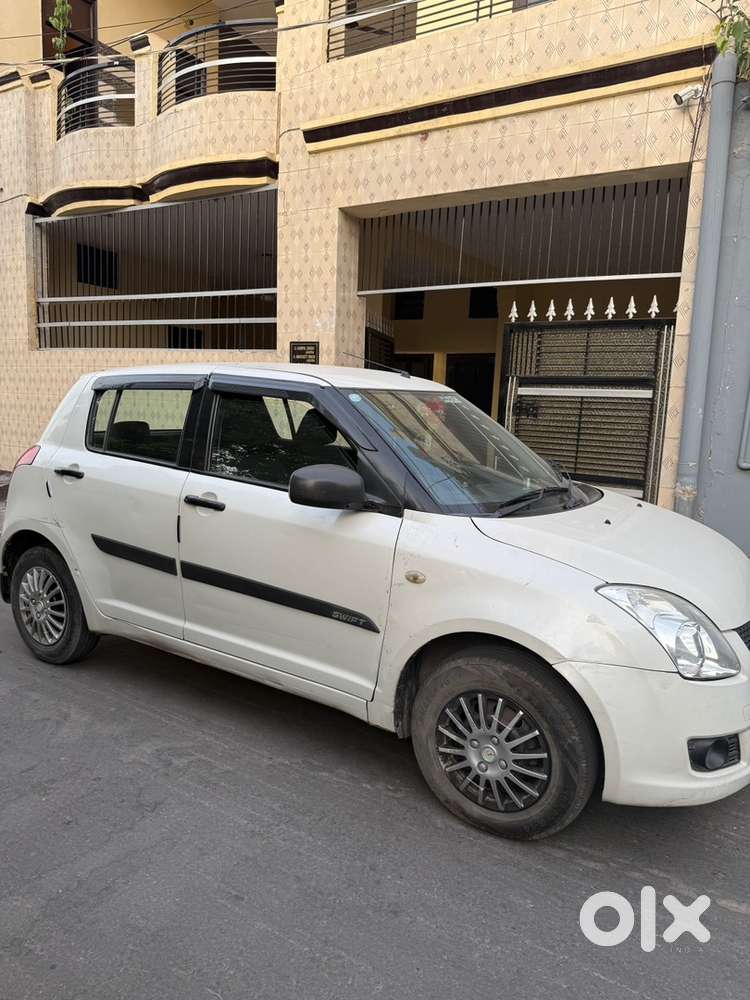 Swift Vxi Petrol 2011