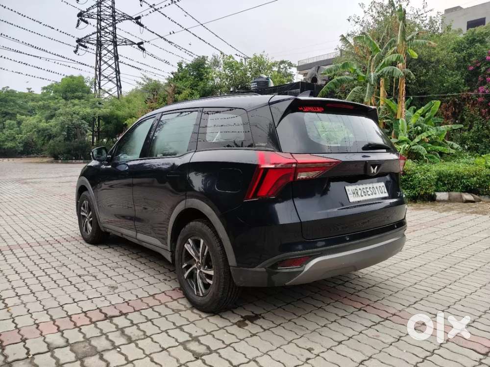 Mahindra Xuv700 2.0 Ax 5 Petrol Mt 7 Str, 2021, Petrol