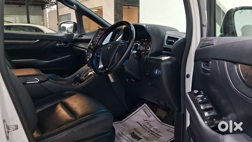 Toyota Vellfire 2.5 Hybrid, 2023, Petrol