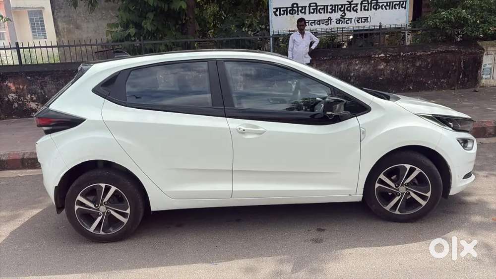 Tata Altroz 2024 Petrol Well Maintained