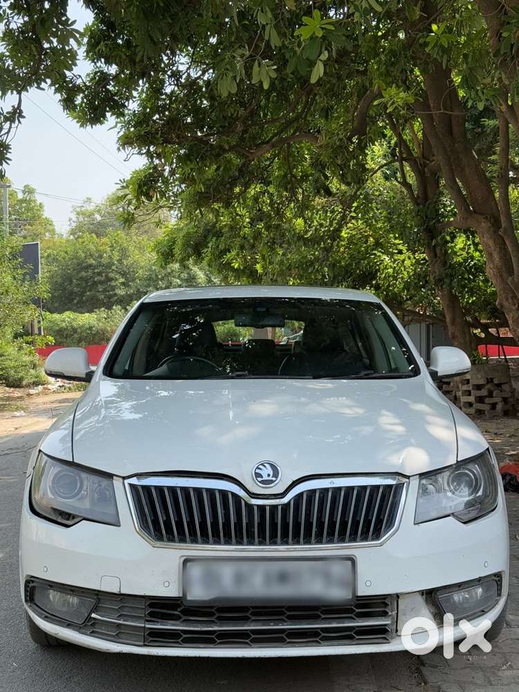 Skoda Superb Diesel 2015 With Company Service Record
