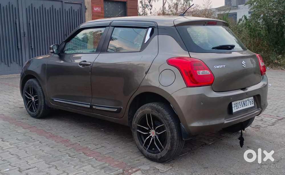 Maruti Suzuki Swift 1.3 Zxi, 2023, Petrol