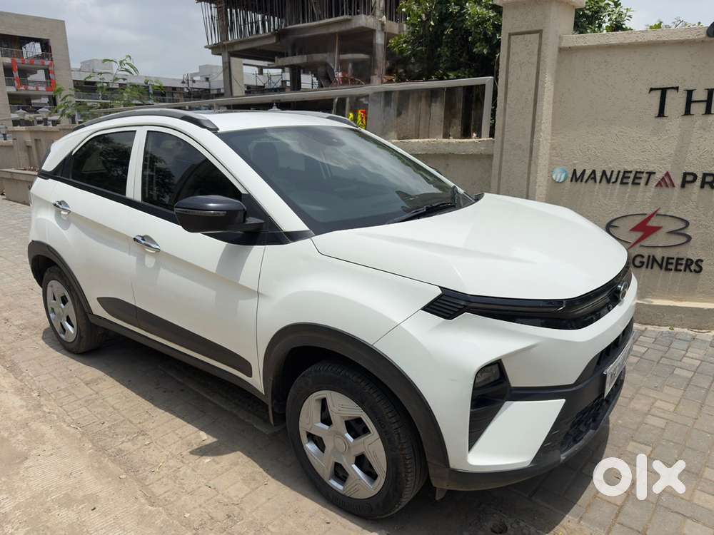 Tata Nexon Smart Plus Cng Sanroof 2024 November
