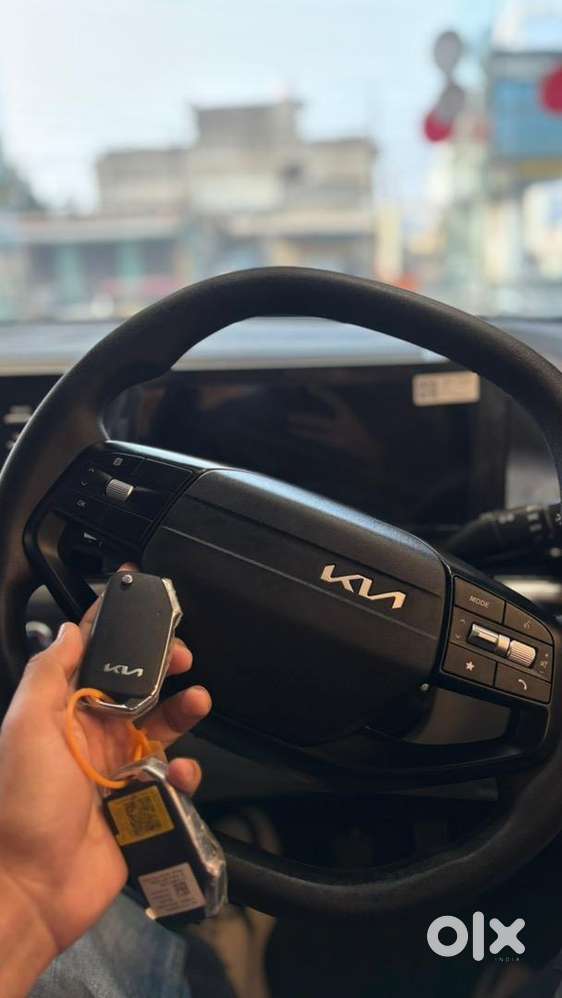 Kia Carens Clavis 2026 Petrol 2000 Km Driven