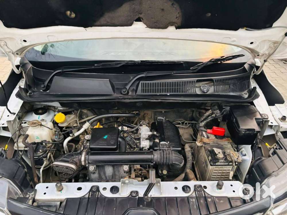 Renault Triber Rxz, 2023, Petrol