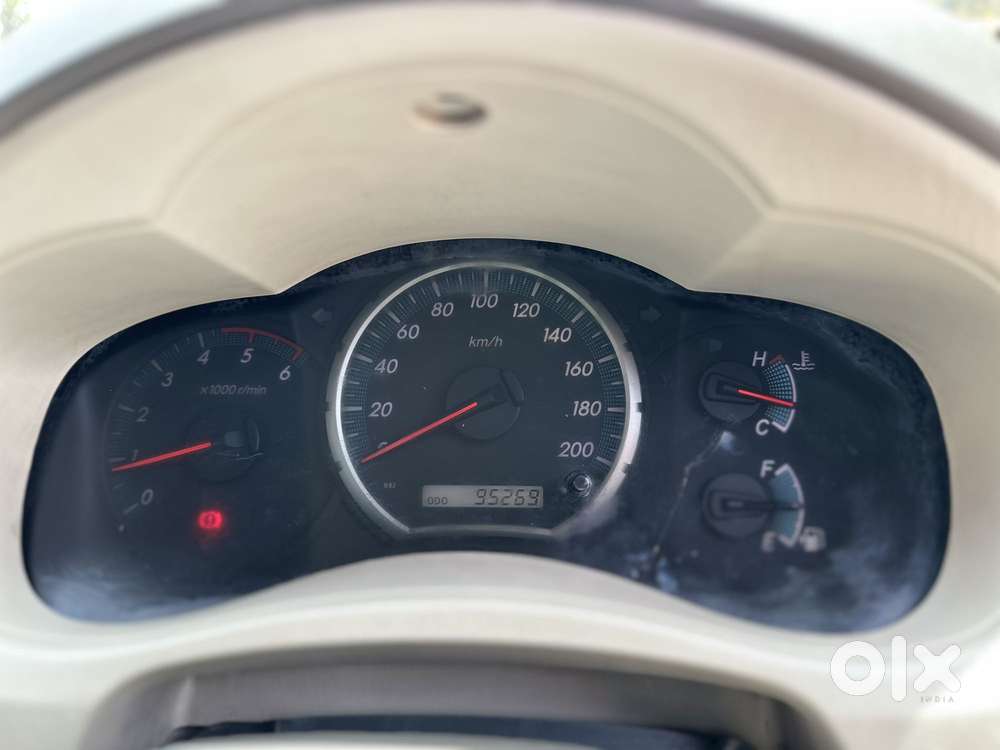 Toyota Innova 2.5 V 8 Str, 2012, Diesel