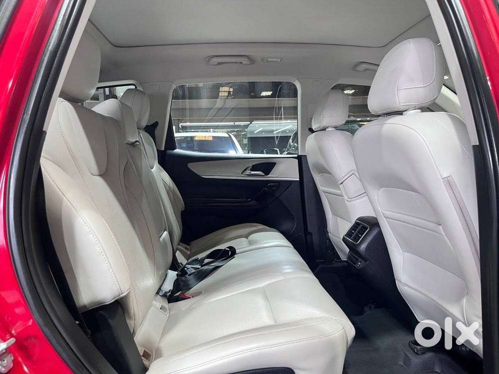 Mahindra Xuv700 2.2 Ax 7 Diesel At Luxury Pack Str Awd, 2023, Diesel