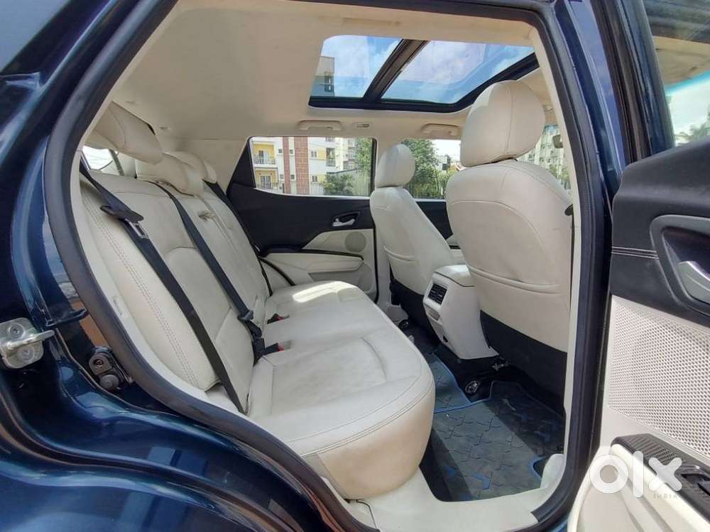 Mahindra Xuv 3xo Ax7l 1.2 Petrol At (pg), 2024, Petrol