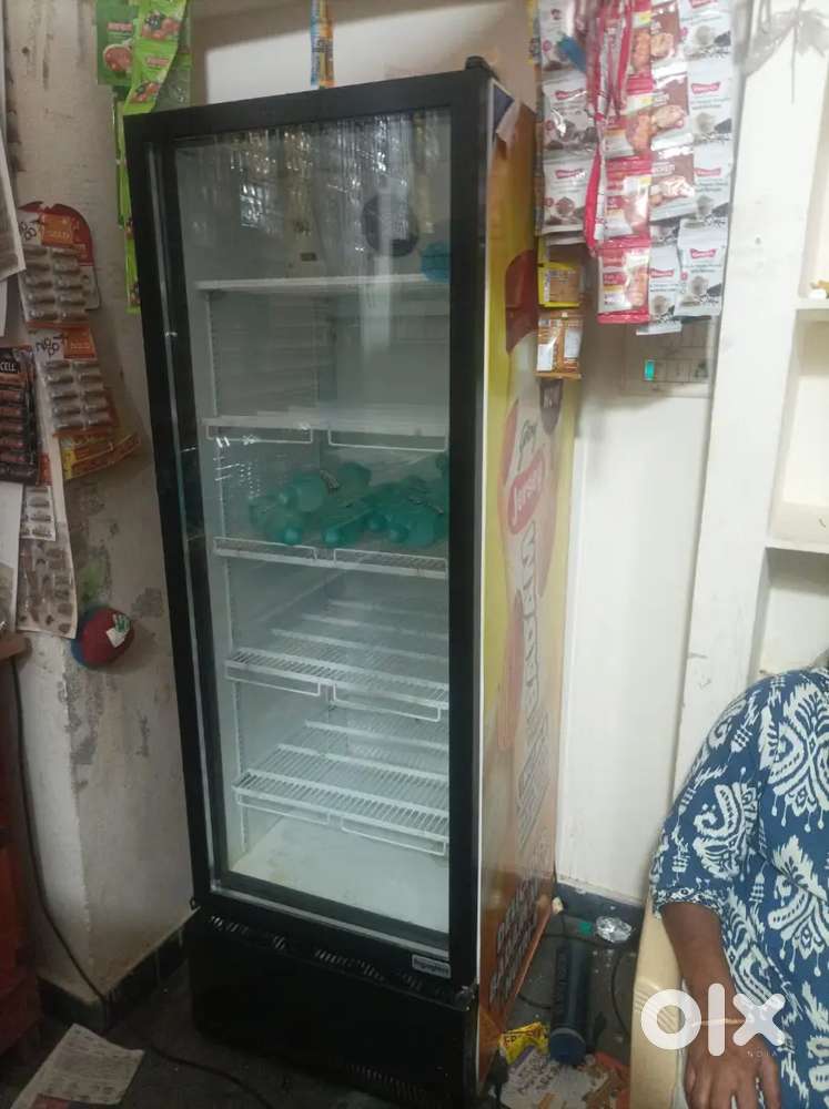 Fridge for sale only 6 months