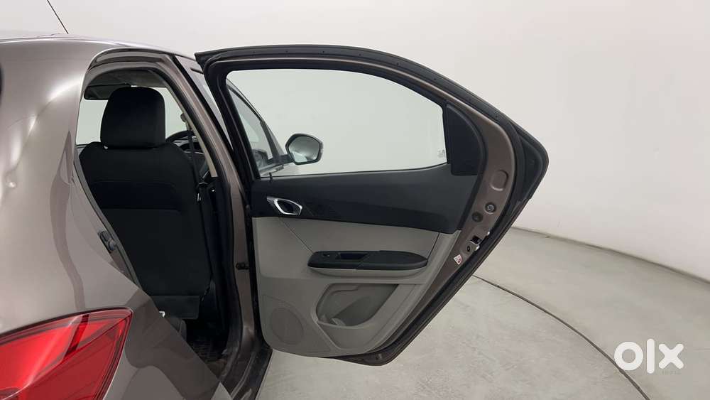 Tata Tiago Xz, 2016, Petrol