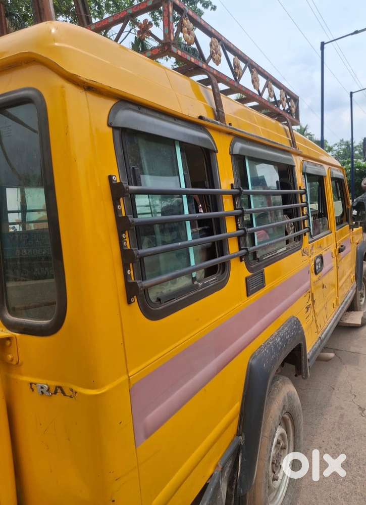 Force Toofan Trax Cruiser School Bus