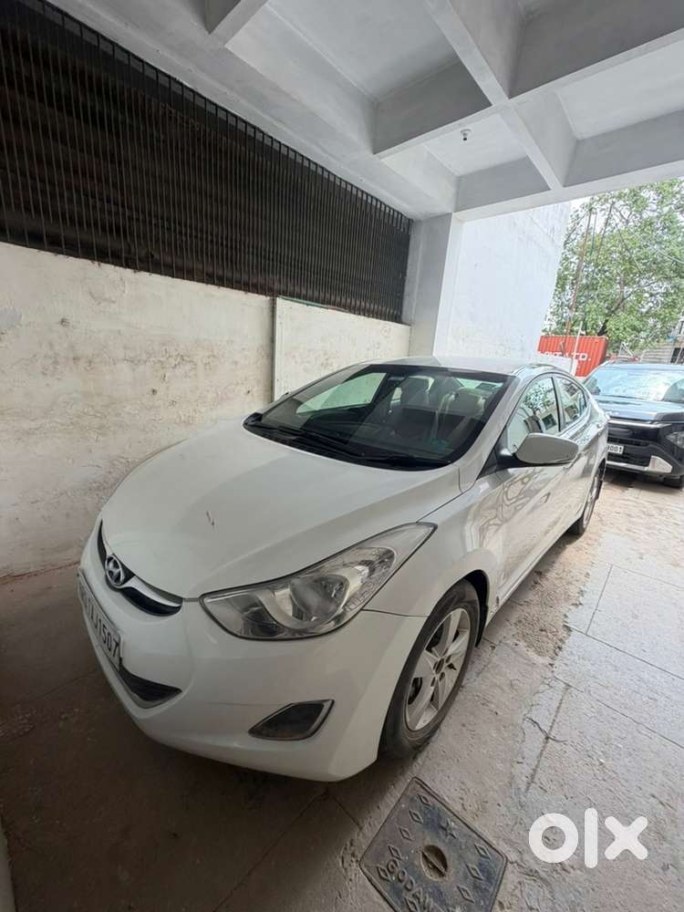 Hyundai Elantra Petrol 2014