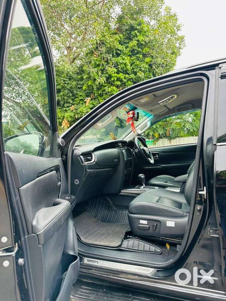 Toyota Fortuner 4x2 At 2.7 Petrol, 2025, Petrol