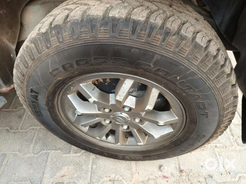 Mahindra Tuv 300 2017 Diesel 80000 Km Driven