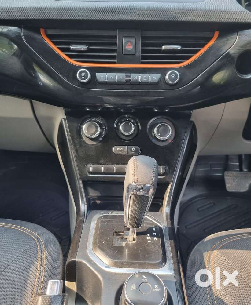 Tata Nexon Kraz Plus Amt, 2019, Petrol