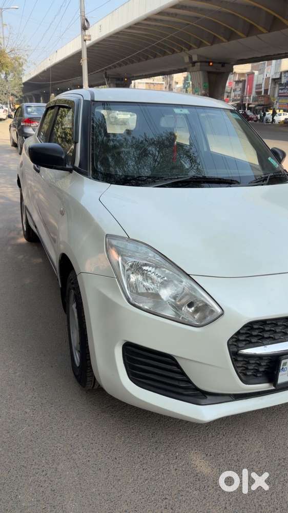 Maruti Suzuki Swift Lxi Optional-o, 2022, Petrol