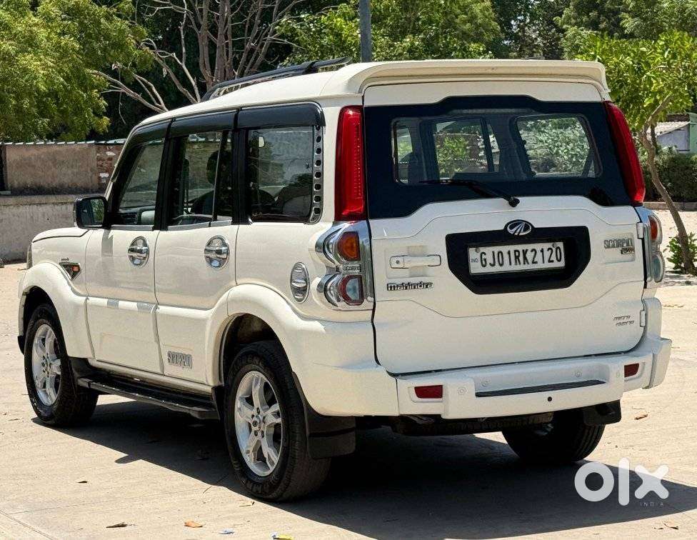 Mahindra Scorpio S10, 2015, Diesel