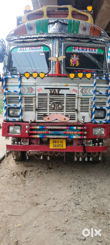 Tata 12 chakka truck