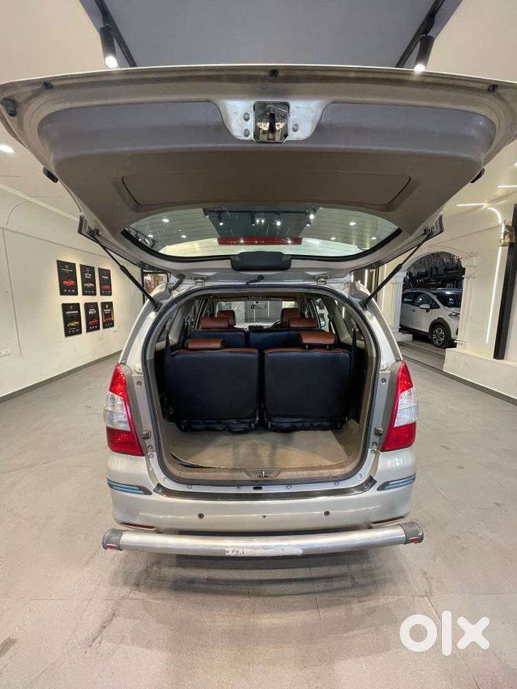 Toyota Innova 2.5 G (diesel) 7 Seater Bs Iv, 2015, Diesel