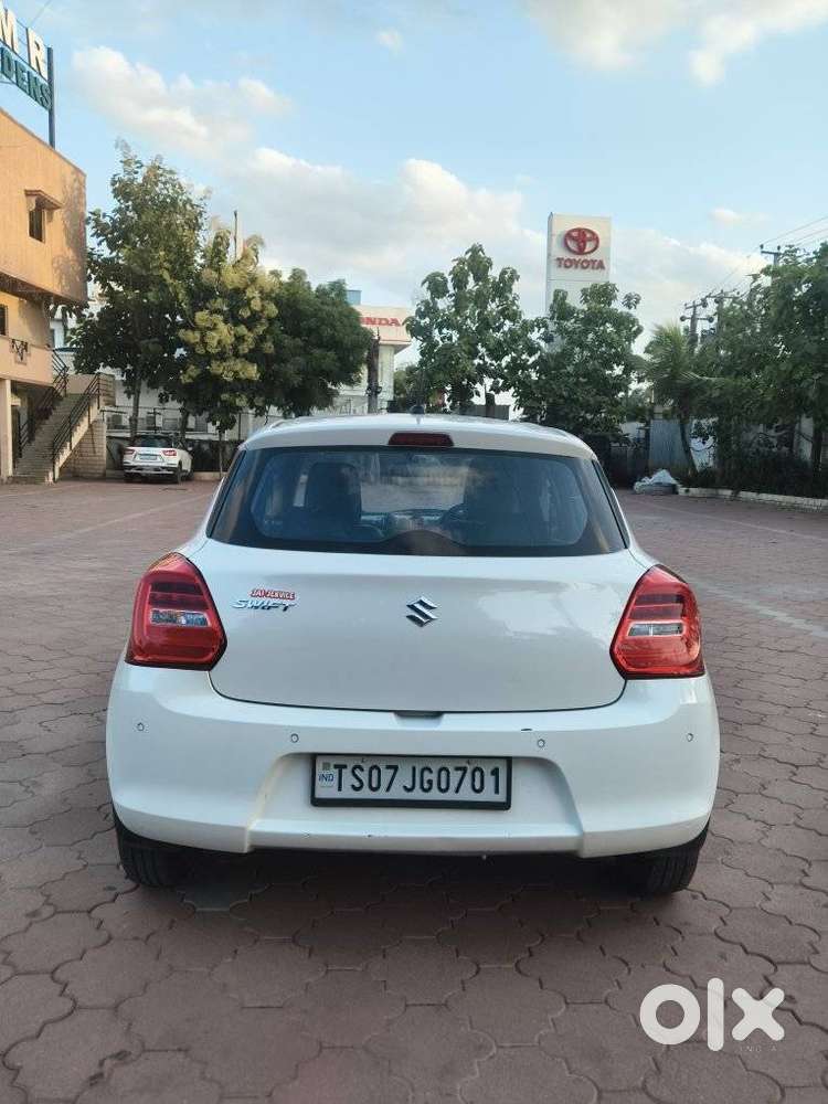 Maruti Suzuki Swift Vxi + Manual, 2022, Petrol