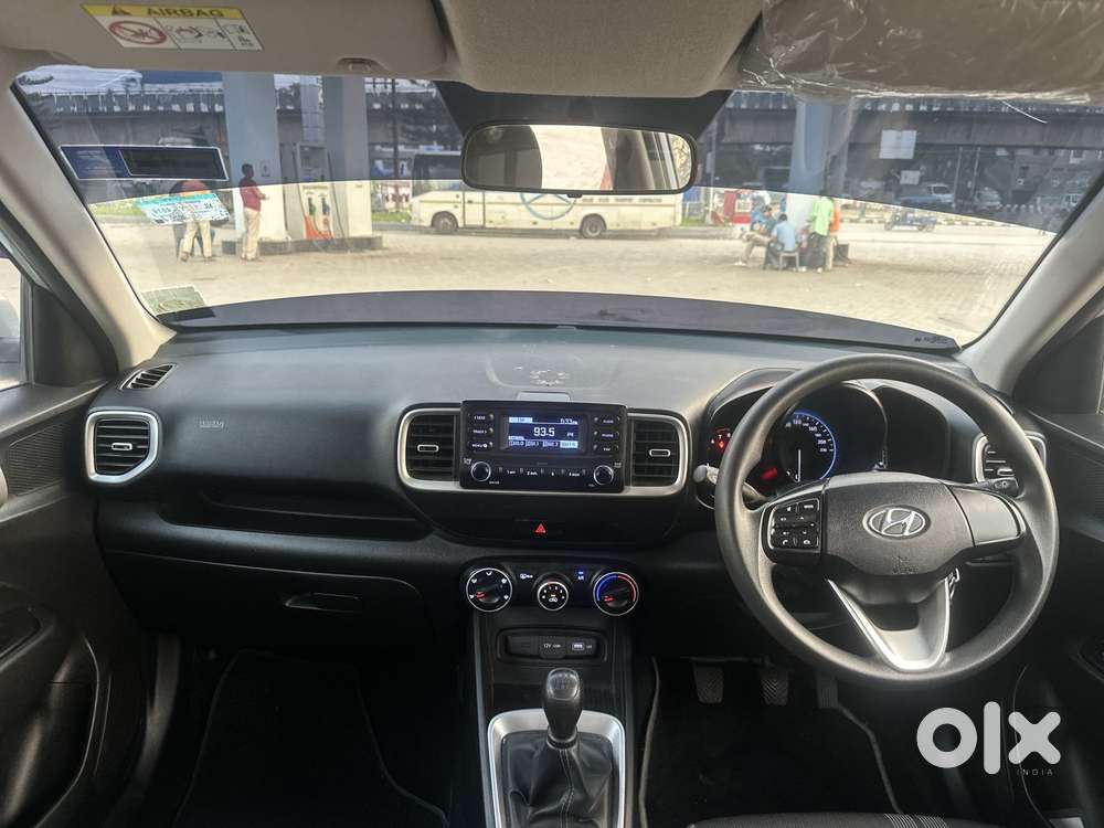 Hyundai Venue S 1.2 Petrol, 2022, Petrol
