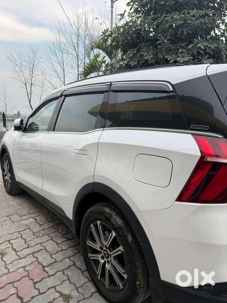 Mahindra Xuv700 2024 Diesel Well Maintained
