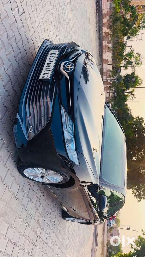 Toyota Camry Hybrid 2020