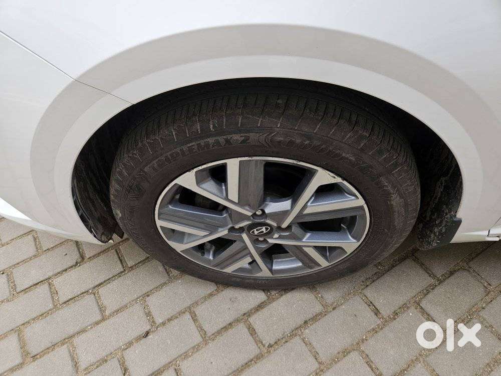 Hyundai Verna 1.5 Sx Ivt, 2023, Petrol