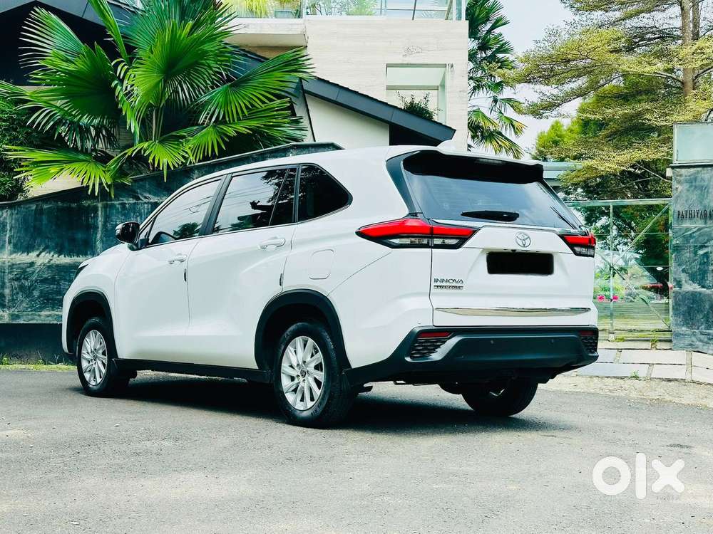 Toyota Innova Hycross Gx (o), 2024, Petrol