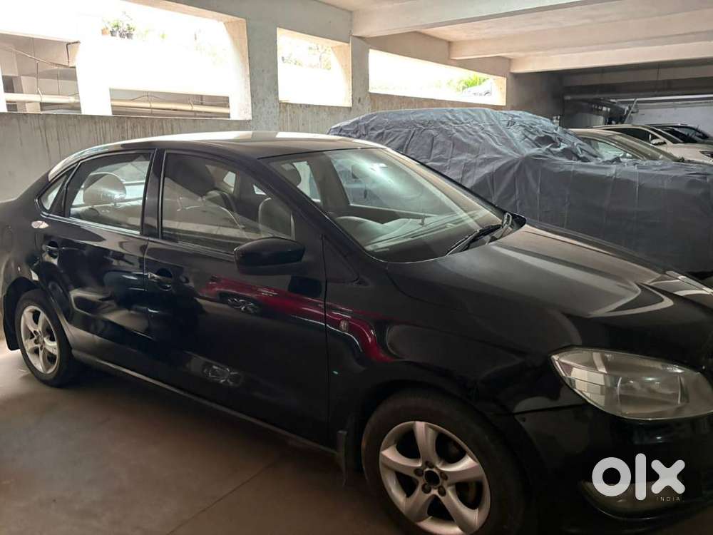Skoda Rapid -1.6 Tdi Elegance-cr - Black