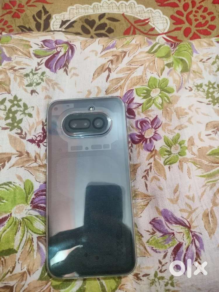 Nothing 4a 3-4 days old 12 gb Ram , 256 gb storage with bill Box cable