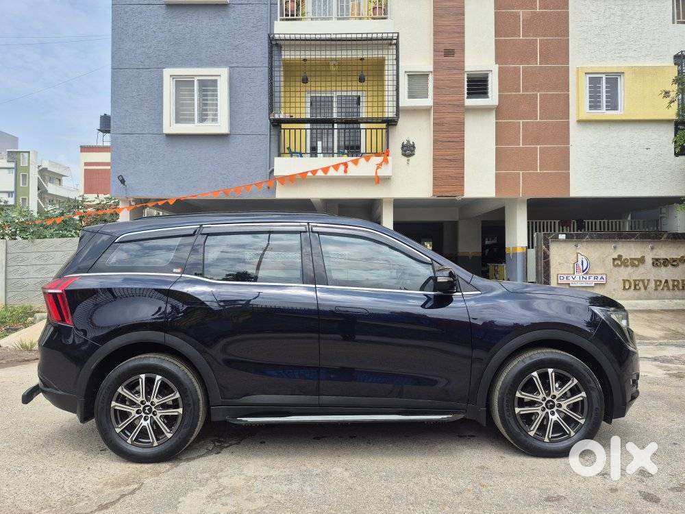 Mahindra Xuv700 2.0 Ax 7 Petrol Mt Str, 2024, Petrol