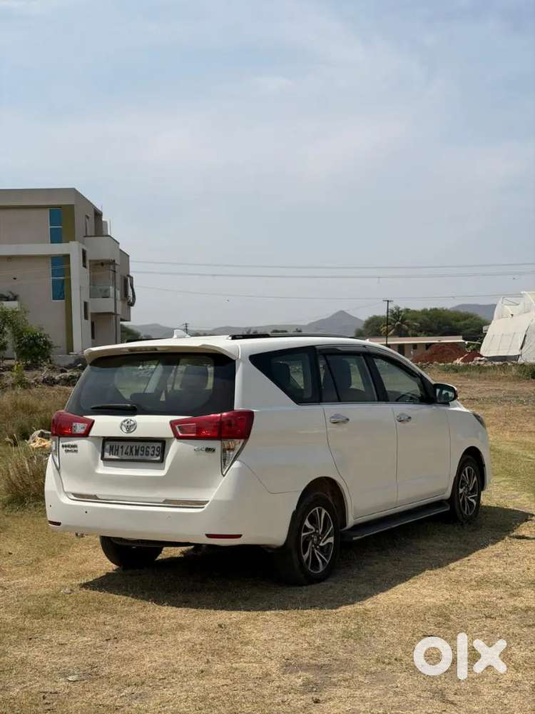 Toyota Innova Crysta 2023 Diesel 110000 Km Driven