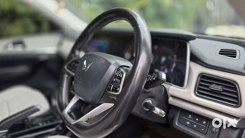 Mahindra Xuv700 2.2 Ax 5 Diesel At Str, 2022, Diesel