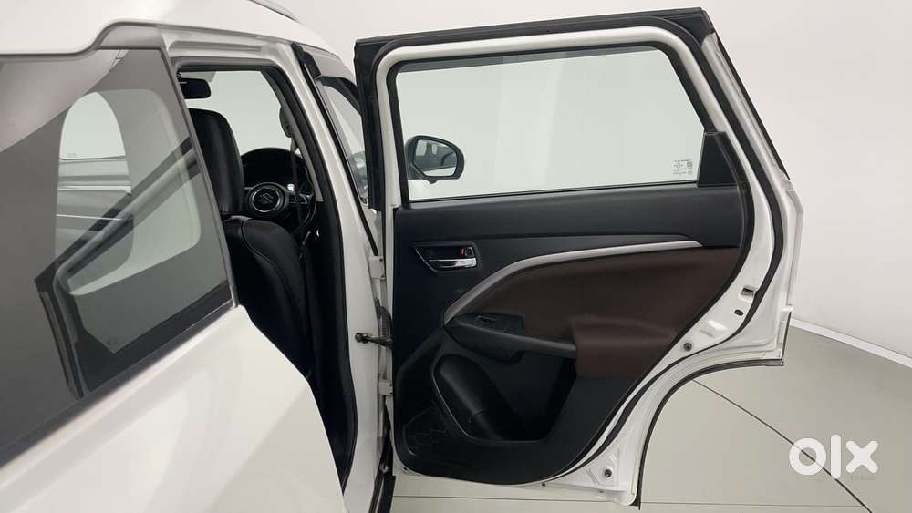 Maruti Suzuki Brezza 1.5 Zxi At Smart Hybrid Dual Tone, 2023, Petrol