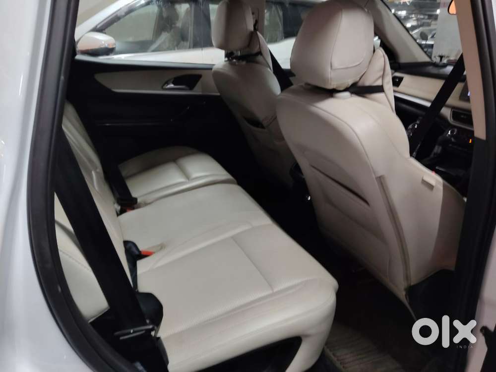 Mahindra Xuv700 2.2 Ax 7 Diesel At Luxury Pack Str, 2025, Diesel