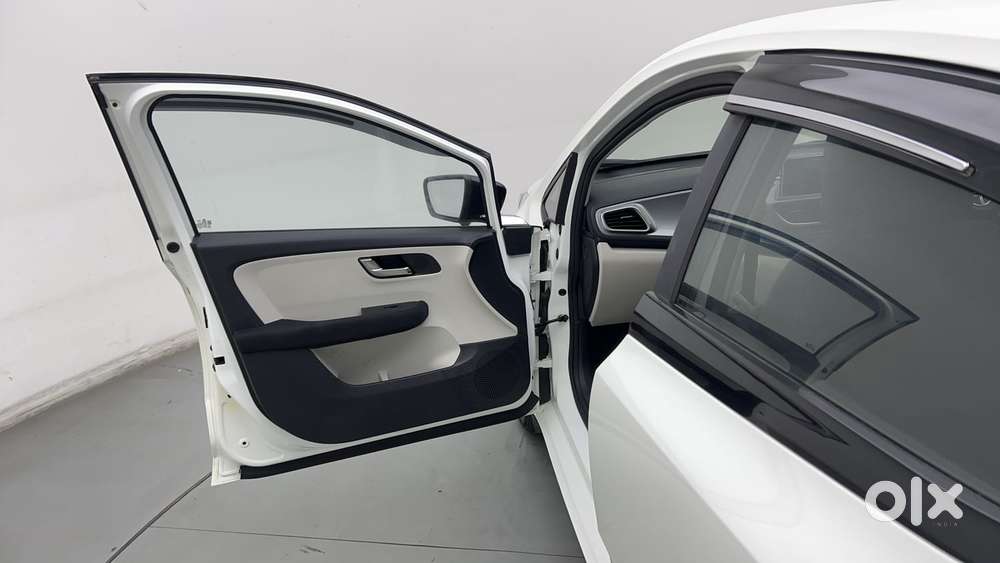 Tata Altroz 1.2 Xza Plus, 2023, Petrol