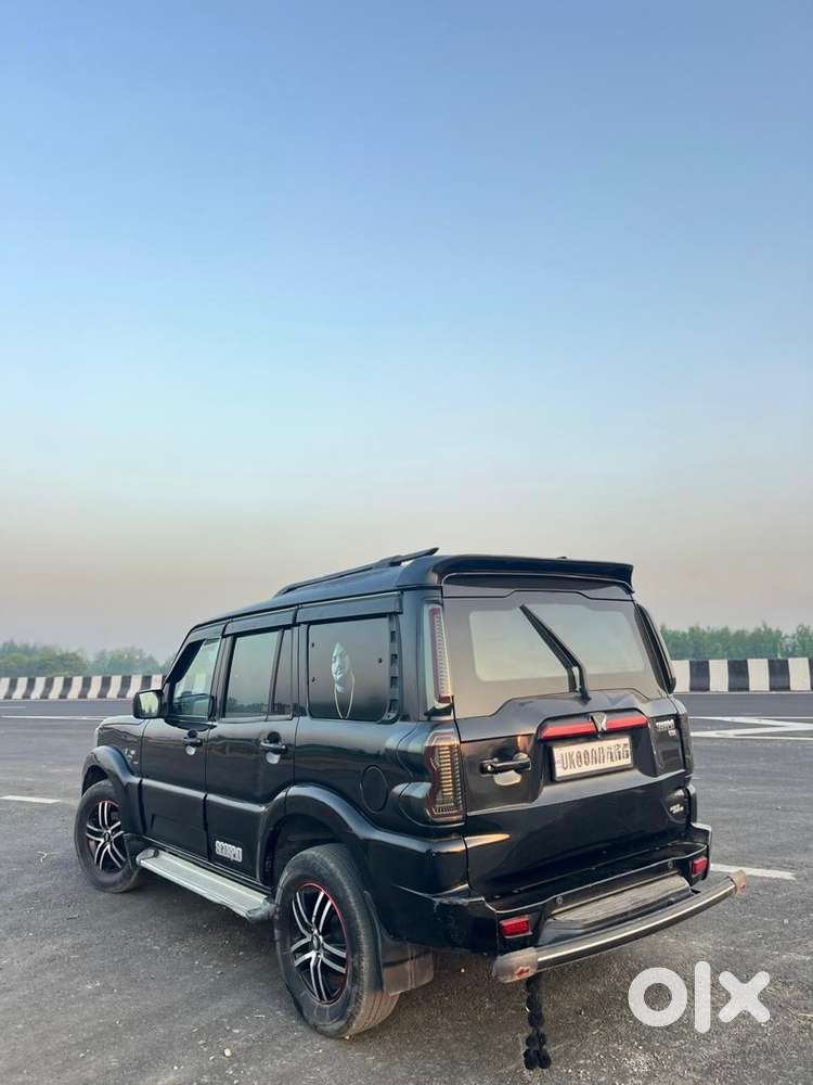 Mahindra Diesel Car 2028 Km Driven