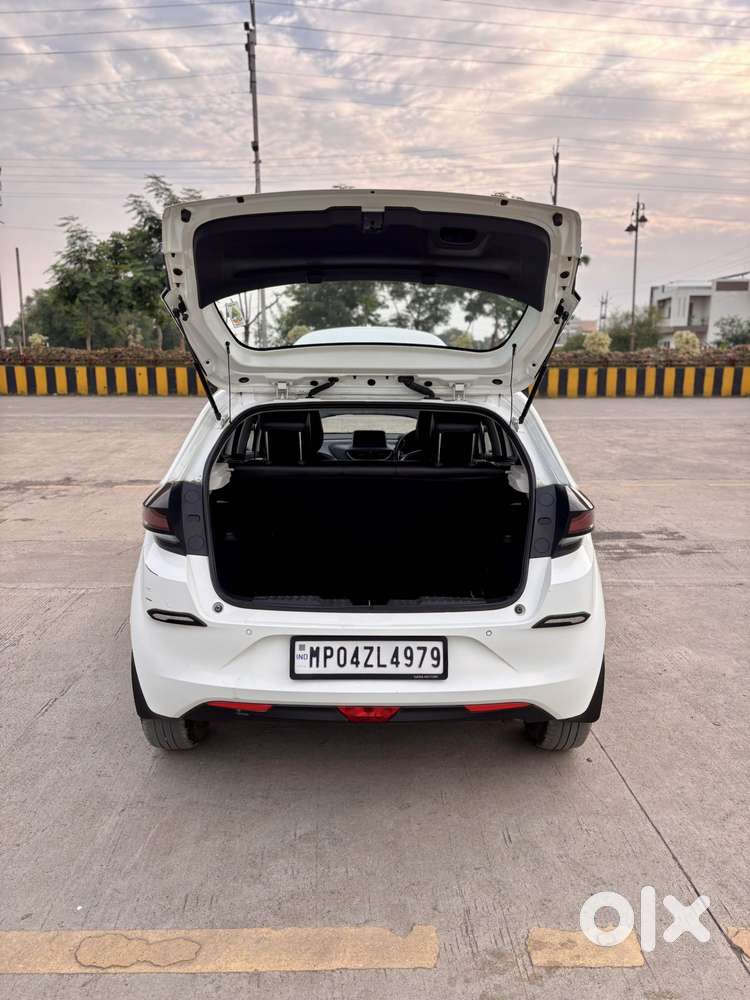 Tata Altroz Xz Plus (s) Dark Edition, 2023, Petrol
