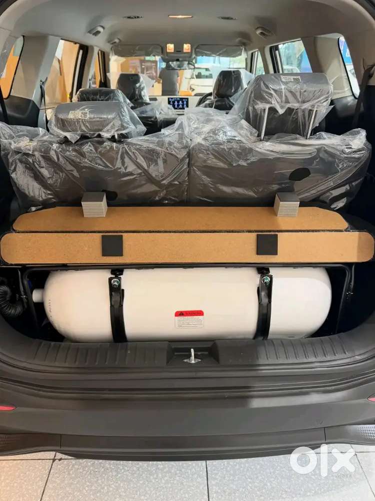 Kia Carens G1.5cng 6mt Premium(o)7