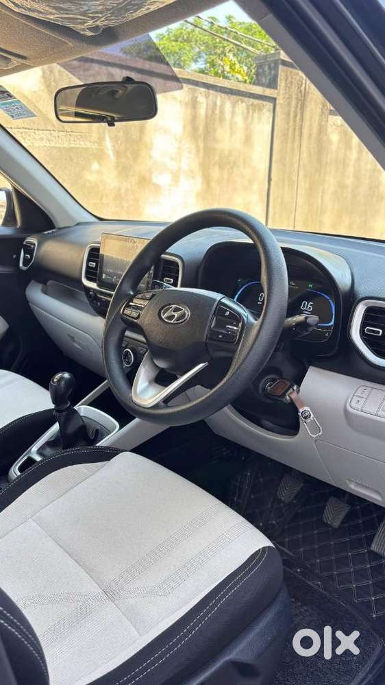 Hyundai Venue, 2025, Petrol