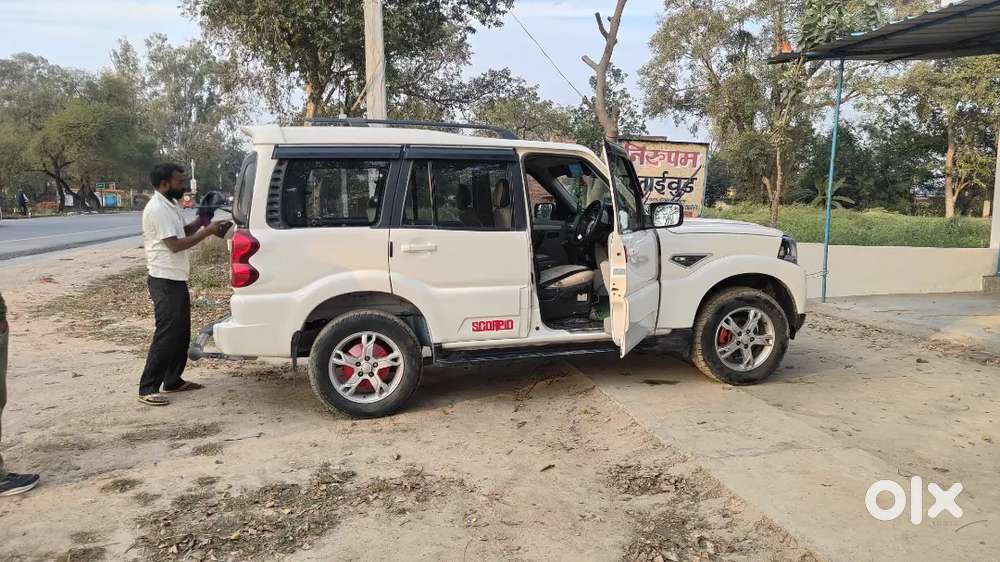 Mahindra Scorpio S 10 2.5 Diesel 2015