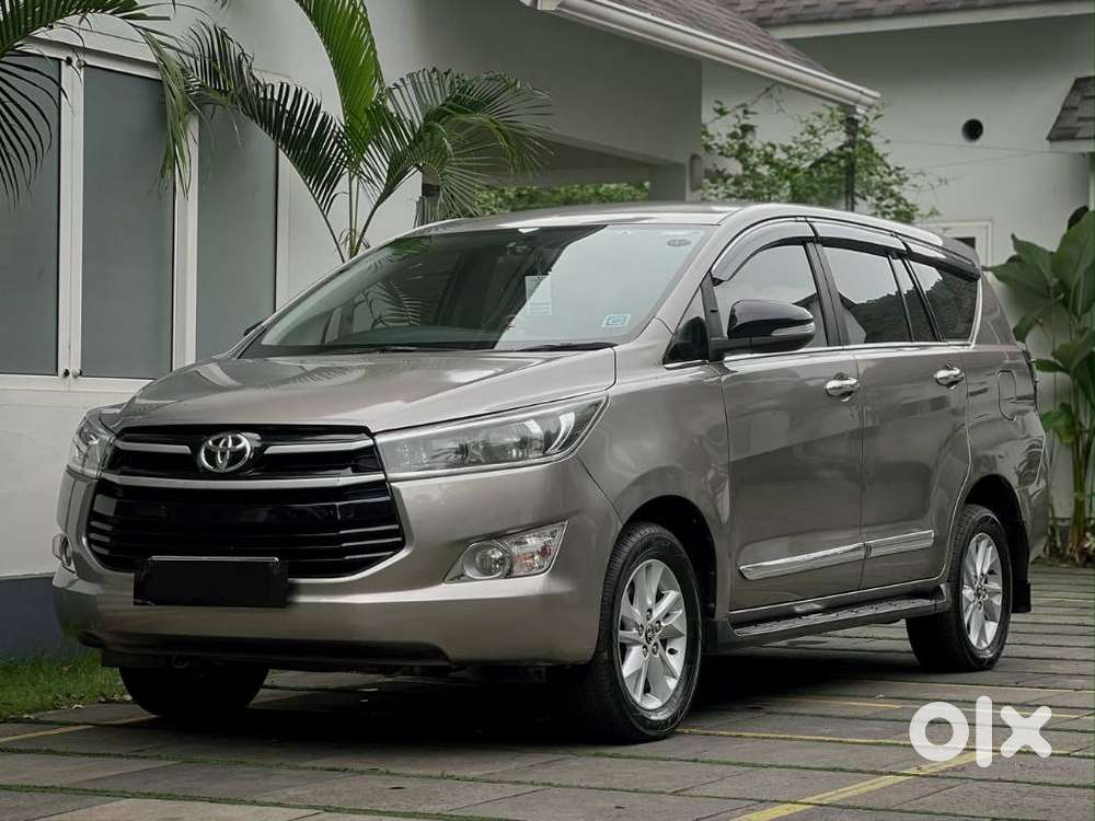 Toyota Innova Crysta 2.4 G Mt, 2017, Diesel