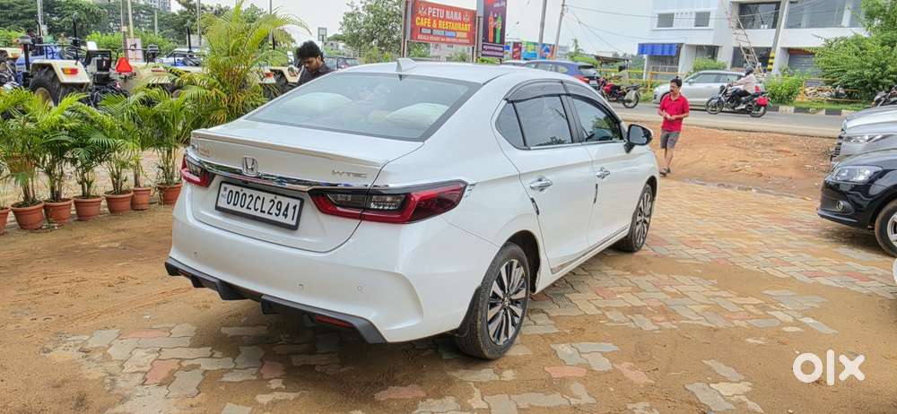 Honda City Zx Petrol Mt, 2023, Petrol
