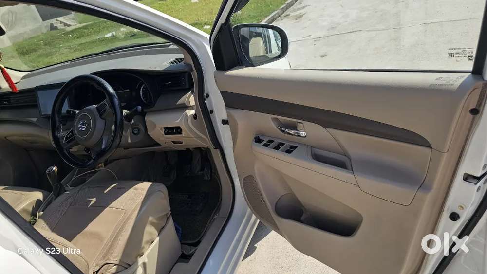 Maruti Suzuki Ertiga Vxi 2025