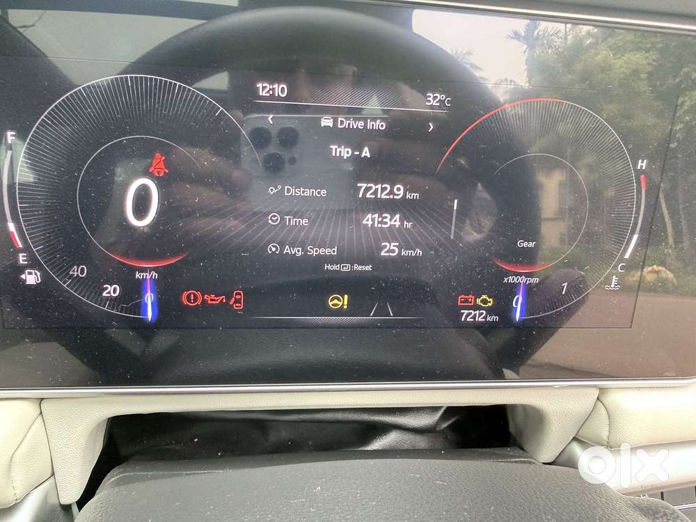 Mahindra Xuv700 2.2 Ax 7 Diesel Mt Luxury Pack Str, 2023, Diesel